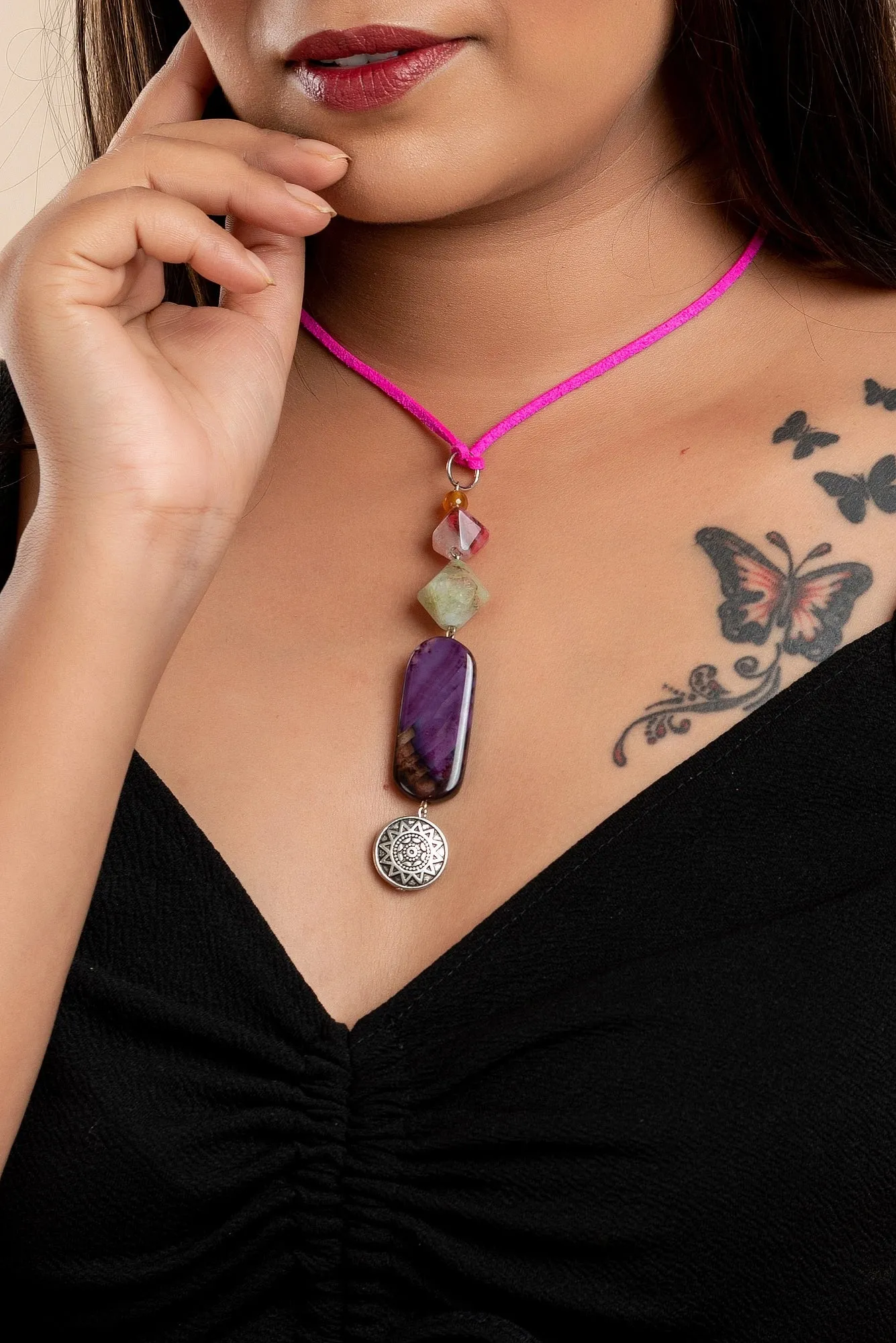 Handmade Semi-Precious Jewelry Agate Onyx Neckpiece with Adjustable Pink Suede Cord