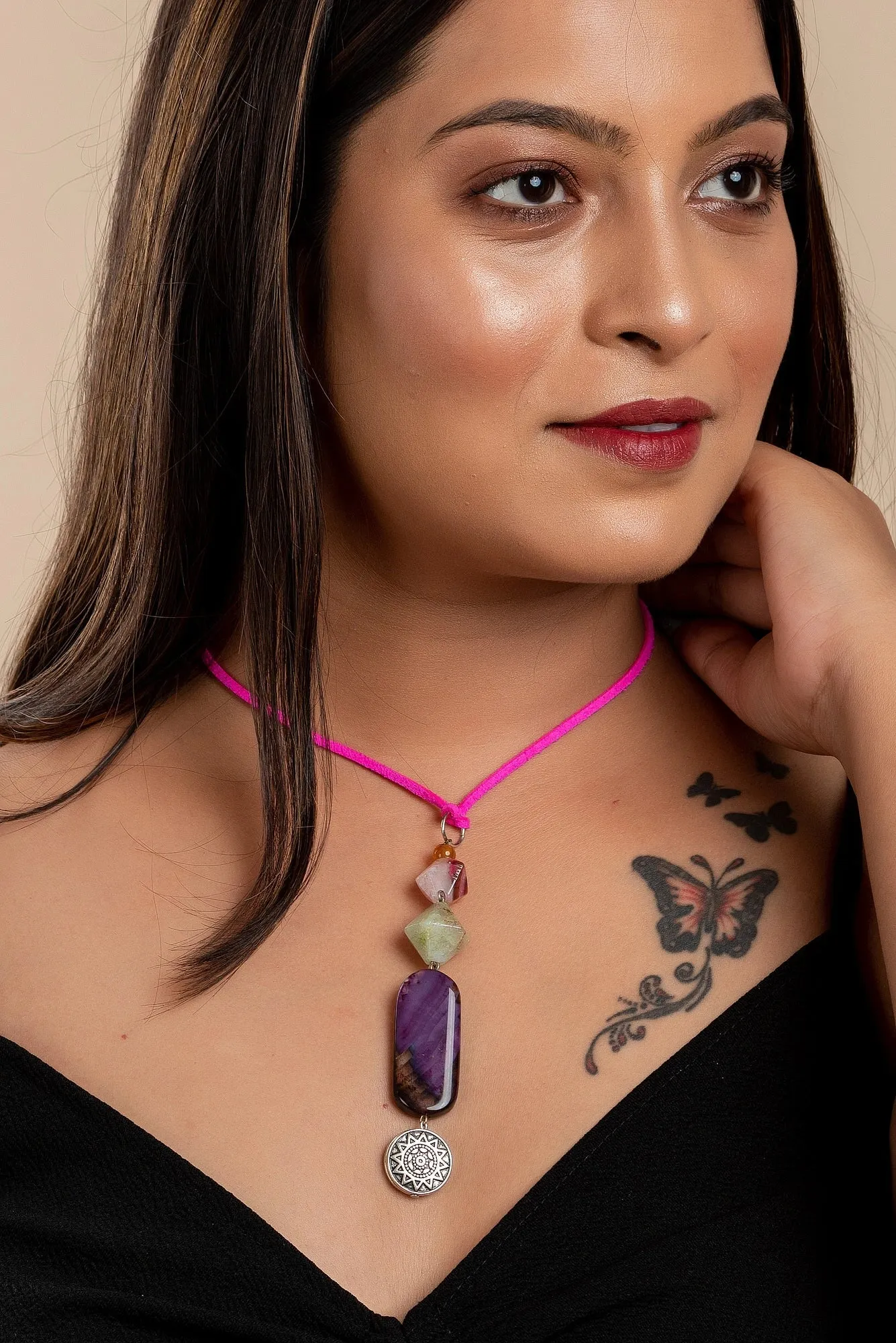 Handmade Semi-Precious Jewelry Agate Onyx Neckpiece with Adjustable Pink Suede Cord