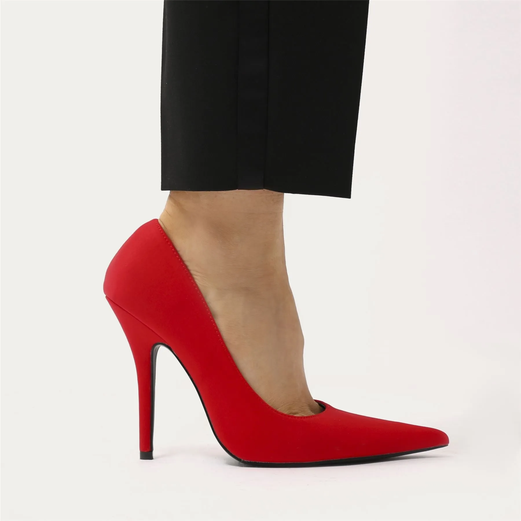 Tease Sharp Pointed Toe Court Heels in Red